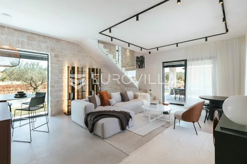 istra, poreč, gedići prekrasna moderna kamena vila 165 m² s bazenom - slika 22