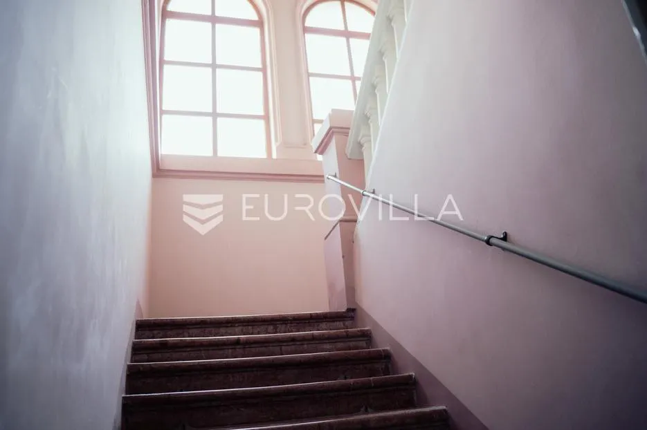 vinkovci, centar, građanski stan u povijesnoj zgradi, 163 m² s velikim potencijalom - slika 15