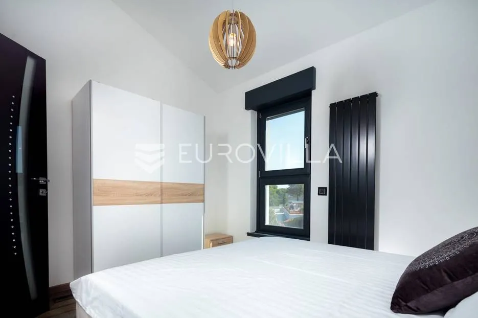 pula, moderan trosobni stan nkp 129 m2, širi centar grada - slika 38