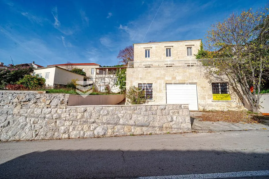 otok korčula, čara, kamena kuća u centru mjesta - slika 52