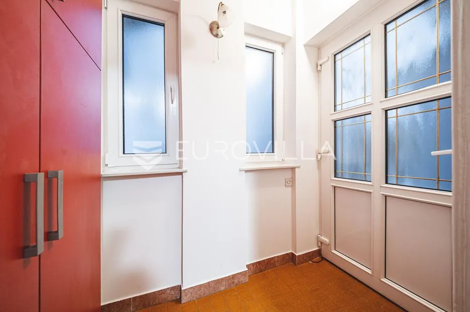 zagreb, centar, dvosoban stan nkp 45 m2, dvije stambene jedinice - slika 8