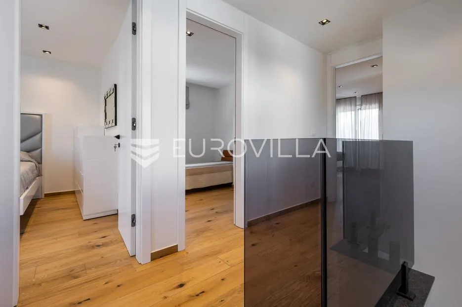 istra, poreč, najam kuće 116 m² s jacuzzijem i vrtom na super lokaciji s pogledom na more - slika 28