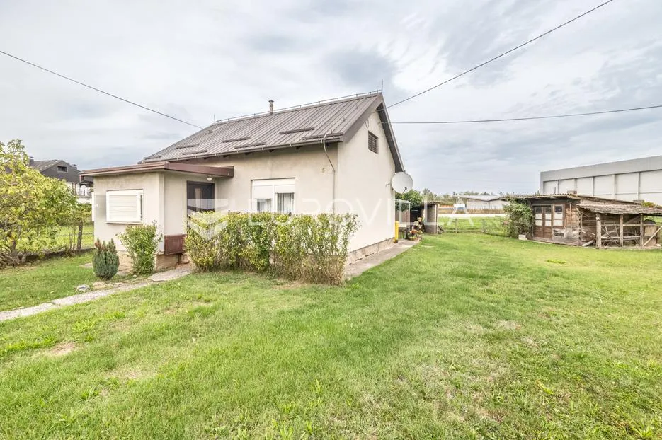 Dugo Selo, građevinsko zemljište površine 2896 m² - Dugo Selo - Jug