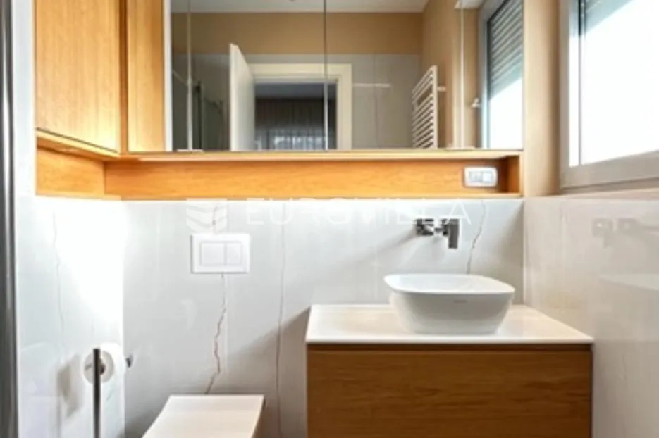 babonićeva luksuzan četverosoban penthouse - slika 16