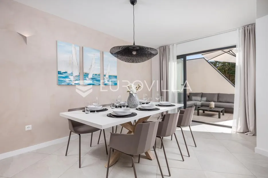 otok krk, malinska, luksuzna vila s dva apartmana u prvom redu do mora - slika 22