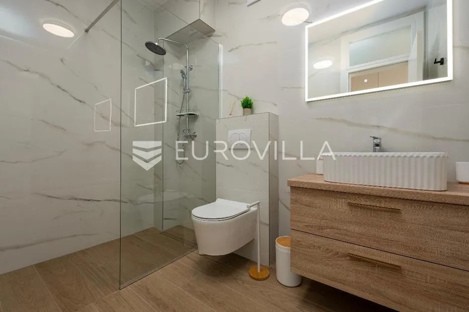 posedarje, moderna i elegantna vila prvi red uz more - slika 25
