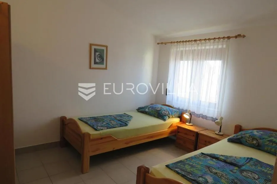 vir, kuća s 5 apartmana i pogledom na more - slika 16