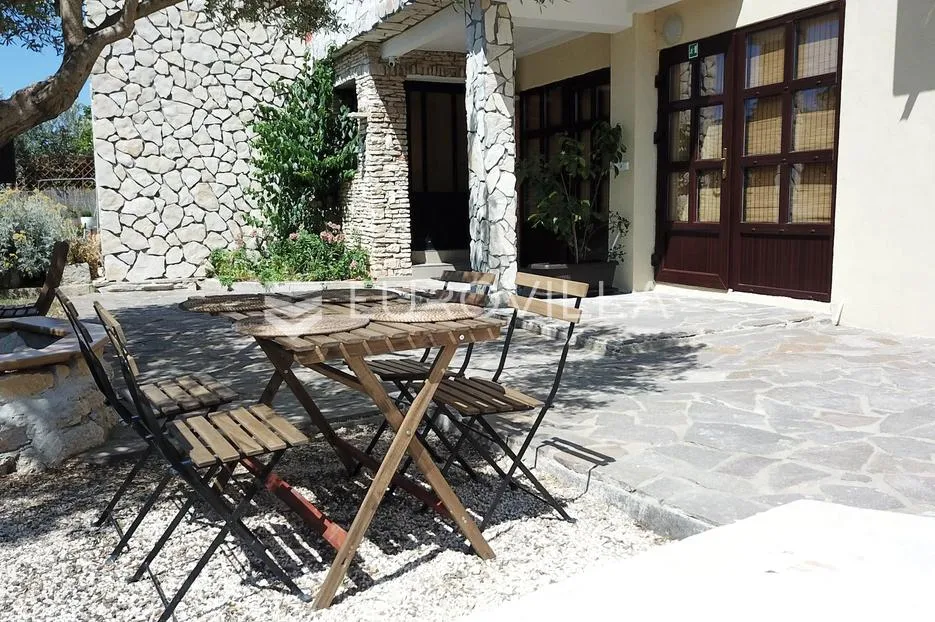 istra, premantura, kuća sa 6 apartmana, bazenom i saunom, pogled more - slika 12