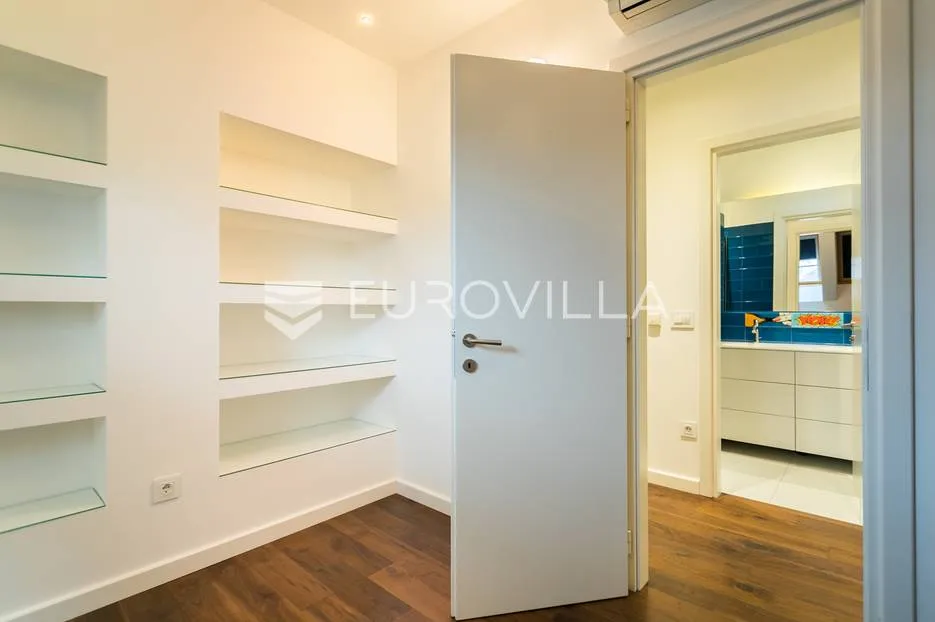 zagreb, tomislavov trg, luksuzno uređen peterosoban stan 181 m² - slika 19