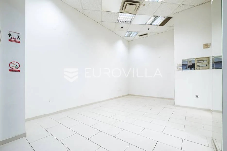 zagreb, donji grad, importane centar, poslovni prostor 18,50 m² - slika 1