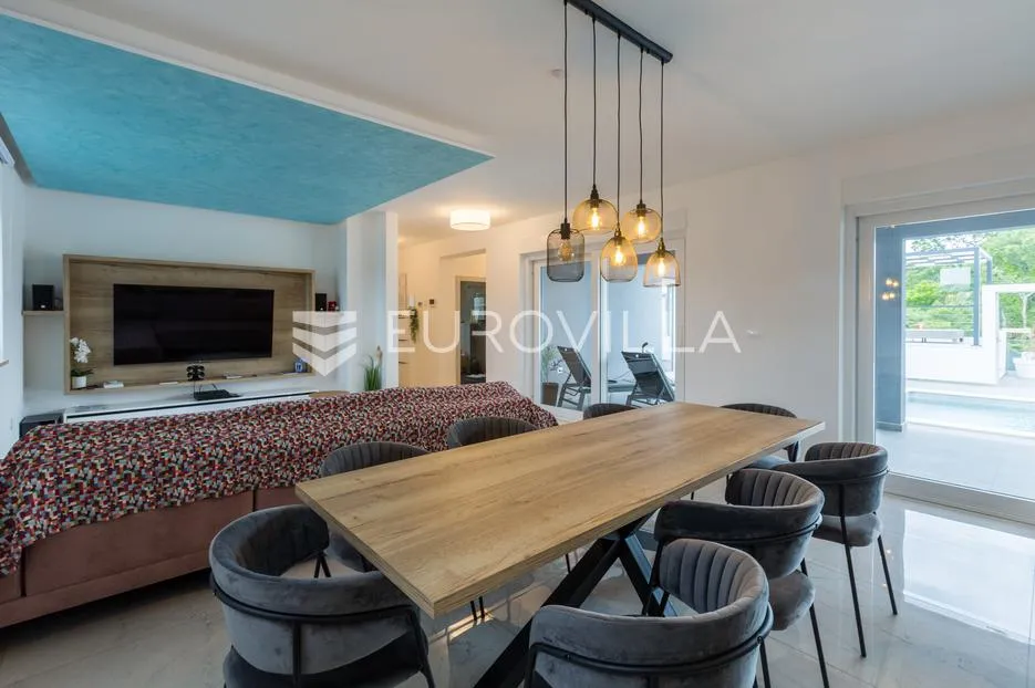 istra, svetvinčenat, moderna samostojeća kuća 155 m² s grijanim bazenom 32 m² - slika 7