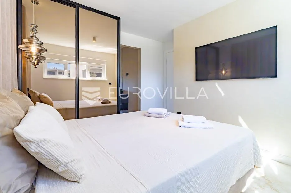 otok krk, malinska, luksuzan novouređen stan 97 m² - slika 11