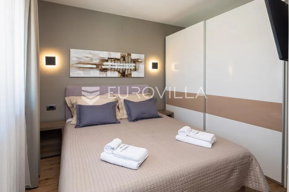 pag prekrasna villa sa pogledom na more 350 m² na 200 metara od mora - slika 29