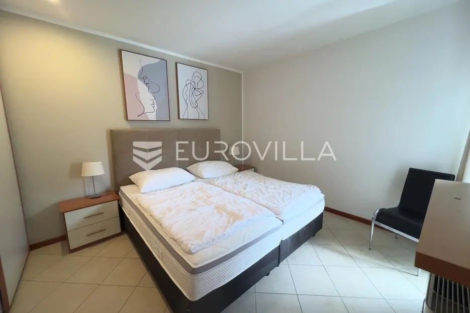 istra, novigrad, moderan trosoban stan u centru grada - slika 8