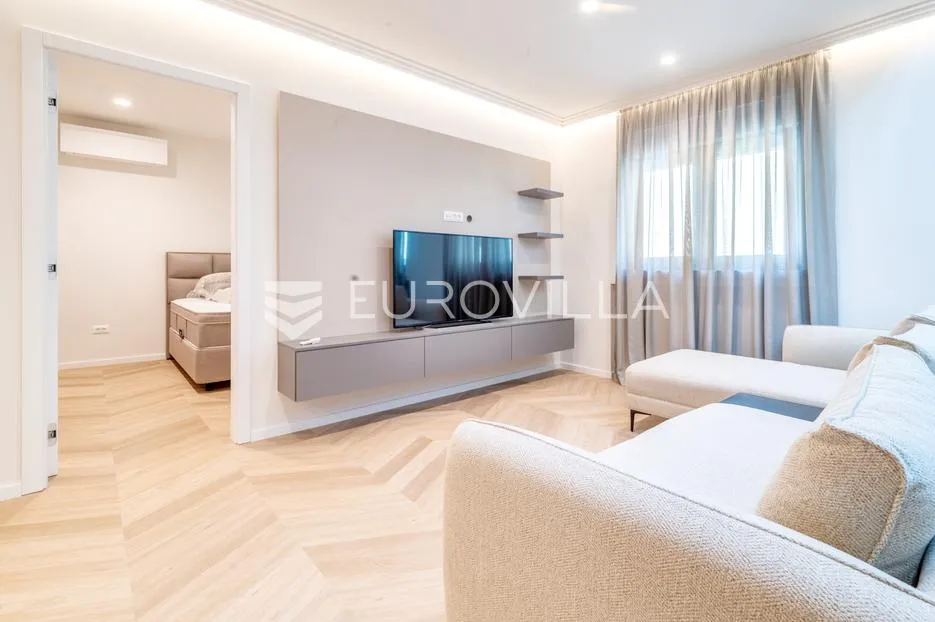 zagreb, bogovićeva, luksuzan četverosoban penthouse 150 m² - slika 2