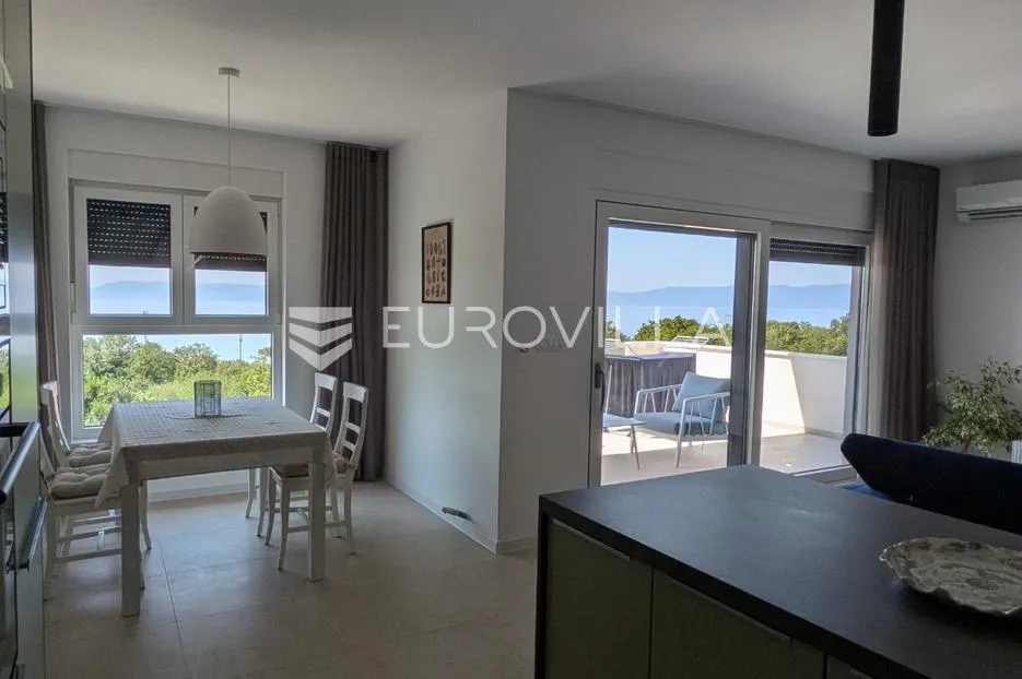 kostrena, rožmanići luksuzan stan s bazenom 154 m² - slika 11