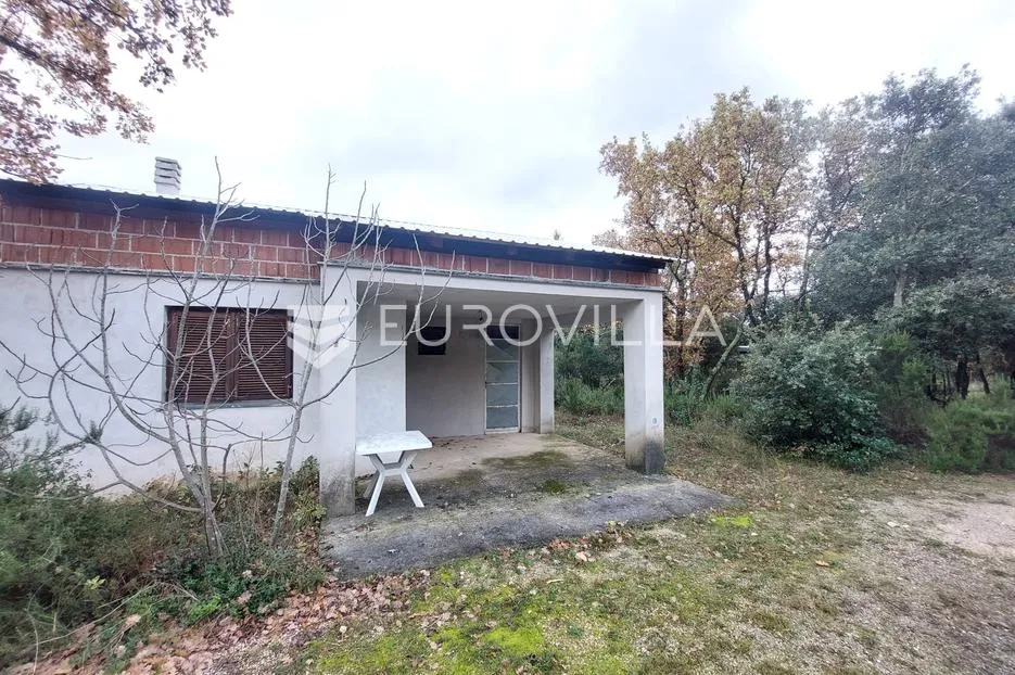 Istra, Kavran, vikendica za uređenje u zelenom okruženju - Kavran, Marčana