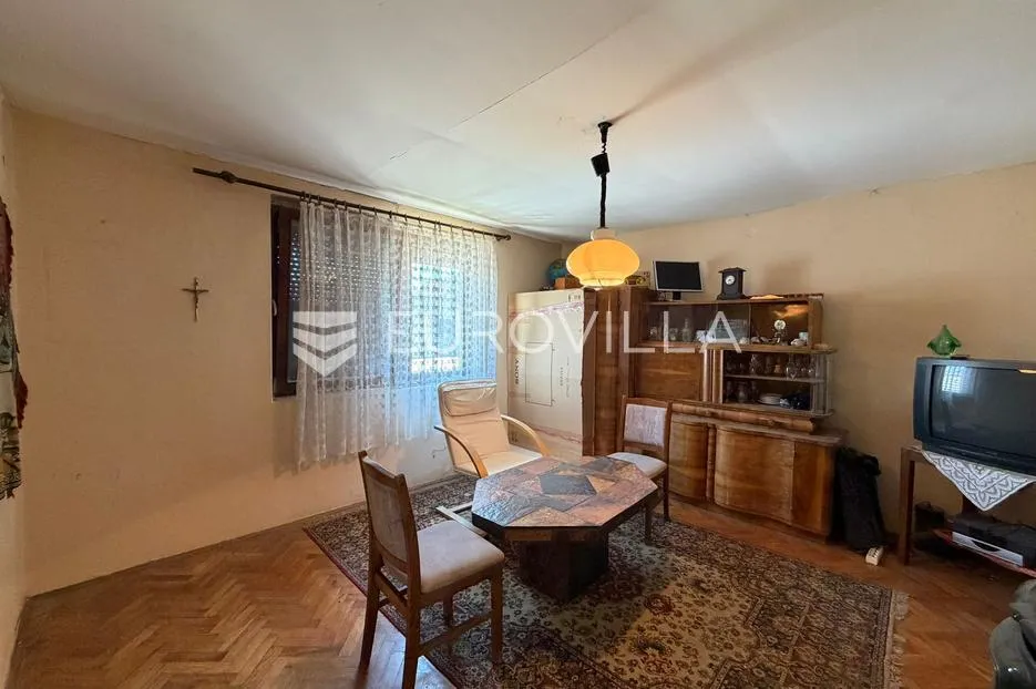 Đakovo, Centar, prizemnica na atraktivnoj lokaciji, 120 m²