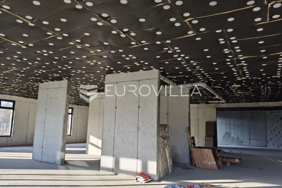 Novi Zagreb, Remetinec Arena, rohbau poslovni prostor u novogradnji, 377 m²
