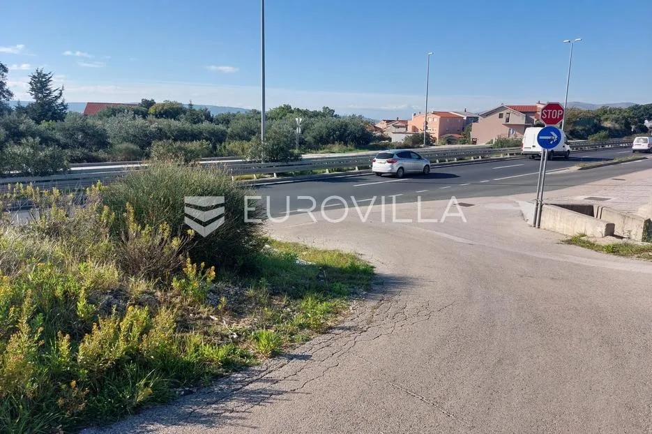 kaštel lukšić, poljoprivredno zemljište 2220 m² za najam - slika 6