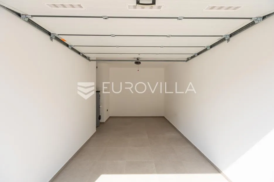 medulin, kvalitetna i moderna duplex kuća b, s grijanim bazenom 30 m² i garažom, 146 m² - slika 31
