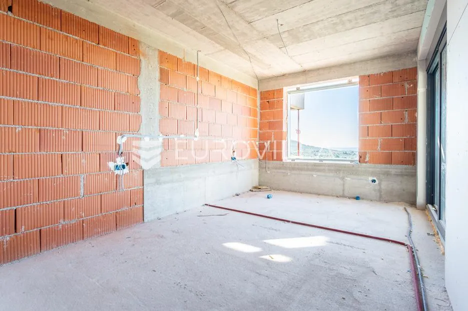 primošten, trojna vila s prekrasnim pogledom na more - slika 17