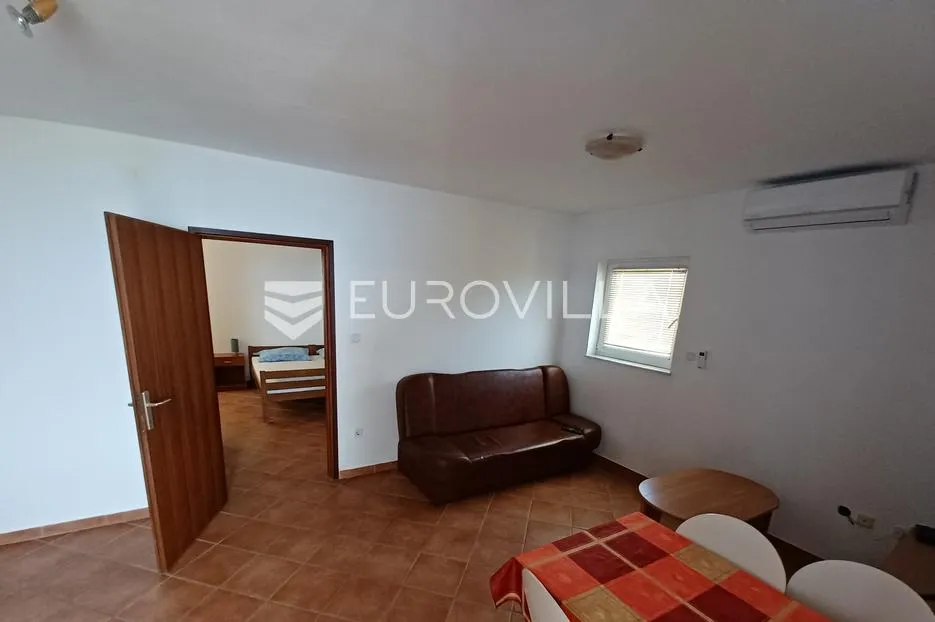 zadar, vir dvojna kuća sa šest apartmana prvi red do mora, površine 228 m² - slika 21