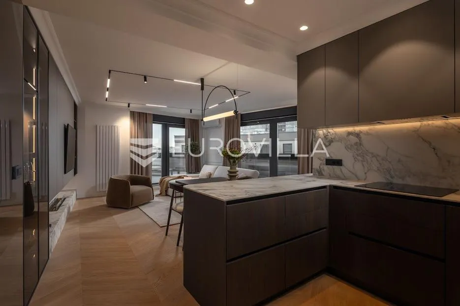 zagreb, ekskluzivan i luksuzan penthouse s velikom terasom i garažom nkp 250 m2 - slika 25