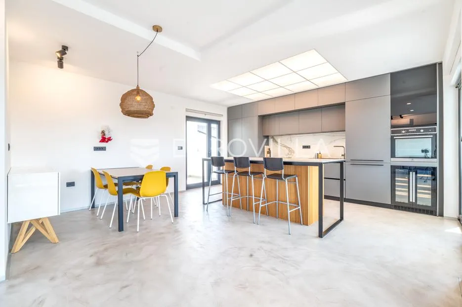 zagreb, maksimir, remete, luksuzan četverosoban penthouse nkp 150 m2 + garaža + 2vpm - slika 3