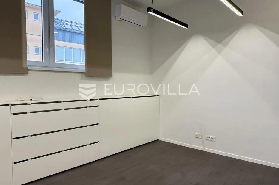samobor, poslovno-skladišni kompleks 1.870 m2 na parceli površine 4.158 m² - slika 13
