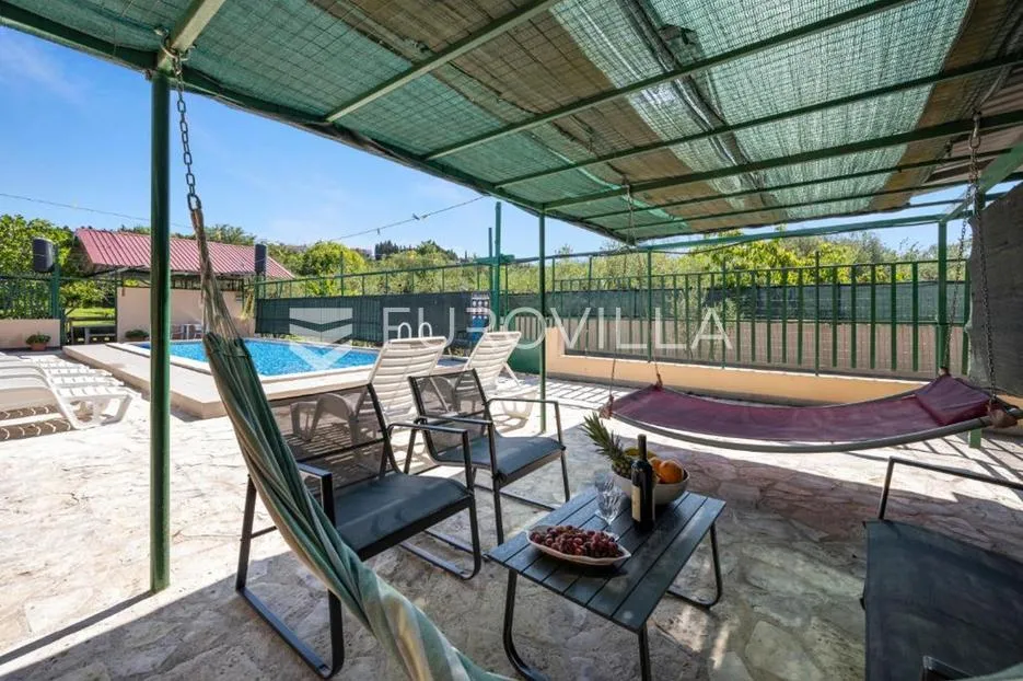 skradin, dubravice, kuća sa 7 apartmana i velikim bazenom, 760 m² - slika 5