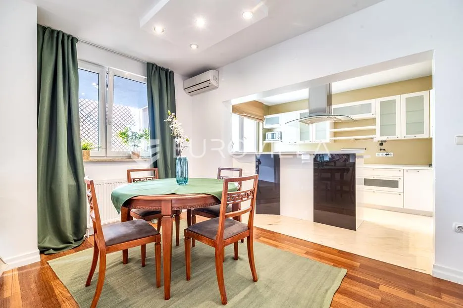 zagreb, pantovčak, lijep trosoban stan s balkonom 99 m² - slika 2