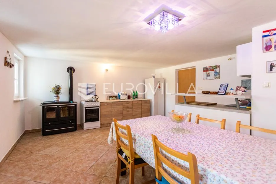 split, kamen, samostojeća kuća ukupne bruto površine 492 m² - slika 30