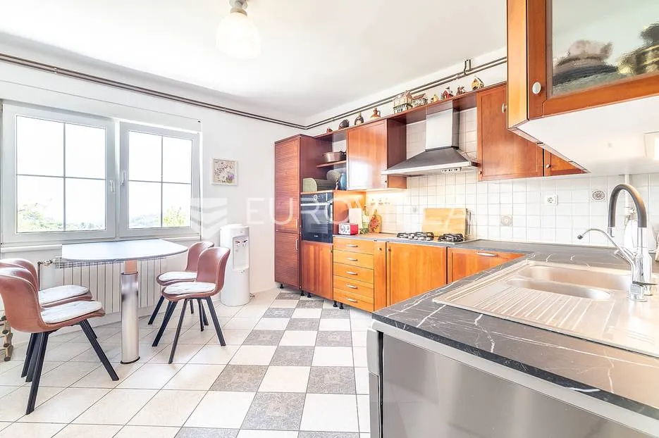 zagreb, gračani, prekrasan četverosoban dvoetažni stan,nkp 207,80 m2 - slika 7