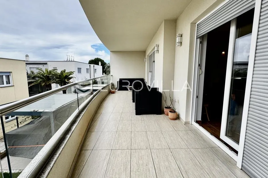 istra, novigrad, stan 120 m² krovna terasa 150 m²,na top lokaciji 500 m od centra grada - slika 8