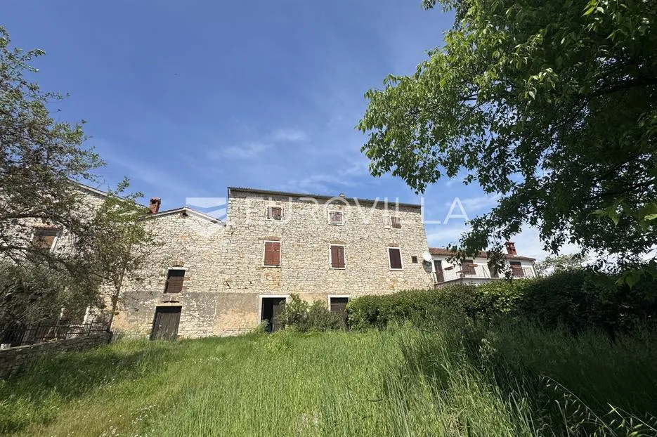 istra, tar, kamena kuća u nizu za renovaciju s okućnicom, 500 metara od mora - slika 2
