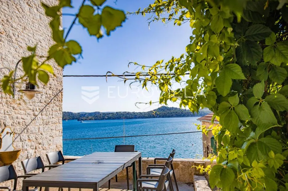 šibenik, stara gradska jezgra, povijesna palača iz 12. stoljeća - slika 47