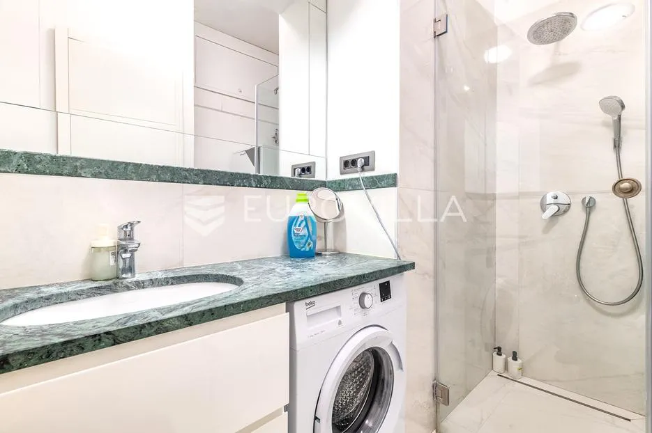 zagreb, centar, komforan četverosoban stan, 75 m² - slika 2