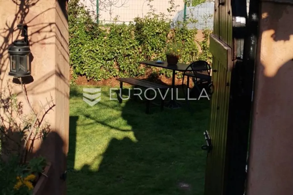 istra, rovinj, kuća s dva apartmana i vrtom 232 m2 u centru rovinja - slika 24