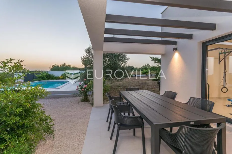 zadar, crno, moderna vila na predivnoj privatnoj lokaciji - slika 10