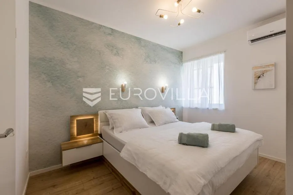 split, gripe, komforan renoviran trosoban stan s garažom - slika 11