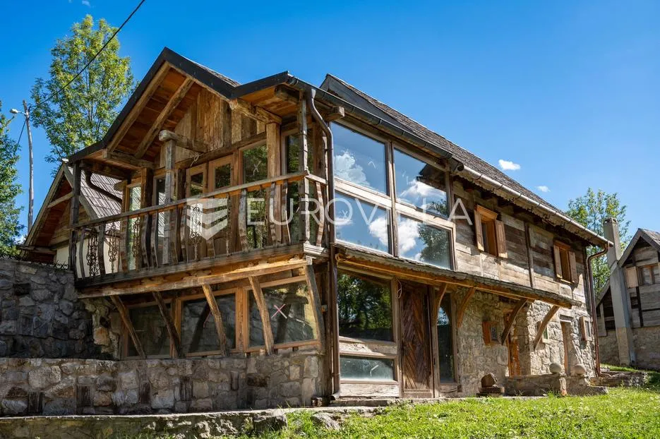 lika, plitvička jezera, ograđeno imanje 40.000 m² s 11 kuća, izuzetna rijetka investicija - slika 20