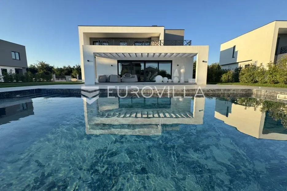 istra, svetvinčenat, luksuzna villa modernog dizajna - slika 5