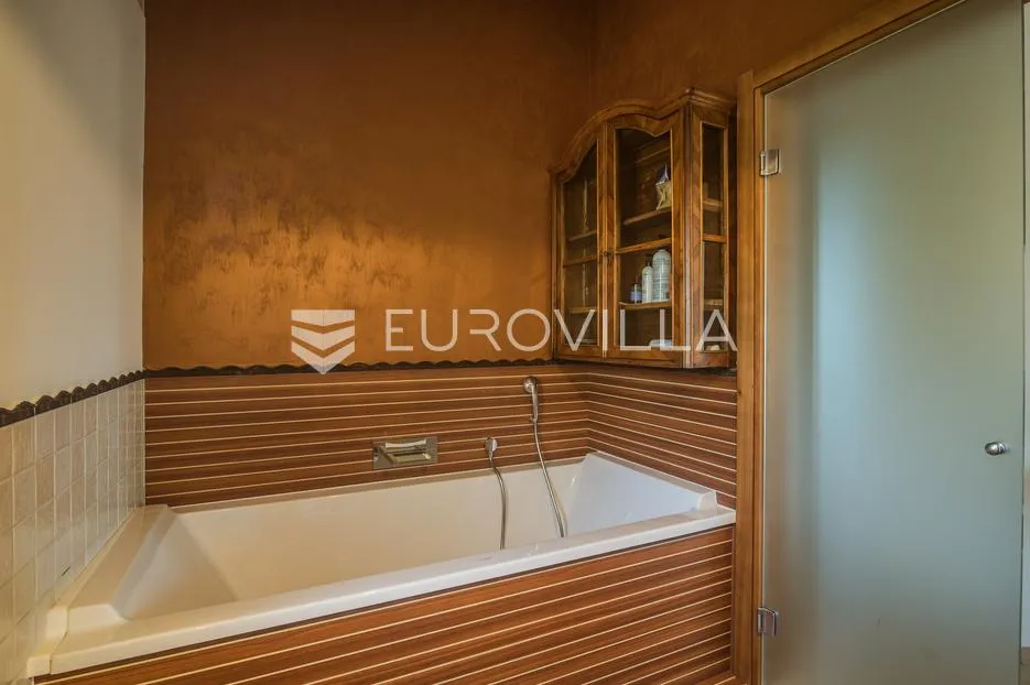 istra, šorići, luksuzna kamena kuća, 388 m², s bazenom i građevinskim zemljištem 4621 m² - slika 20