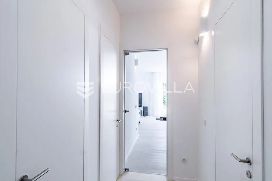otok rab, palit, luksuzna vila s 5000 m² okućnice - slika 11