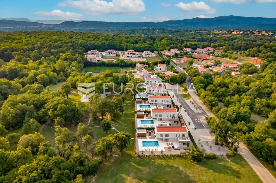 istra, labin, vrhunska moderna villa d, grijani bazen 48 m², 2365 m² uređene okućnice - slika 5