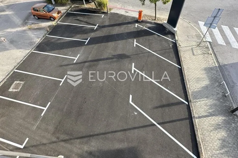 vukovar, centar, atraktivna poslovna zgrada na tri etaže - slika 27