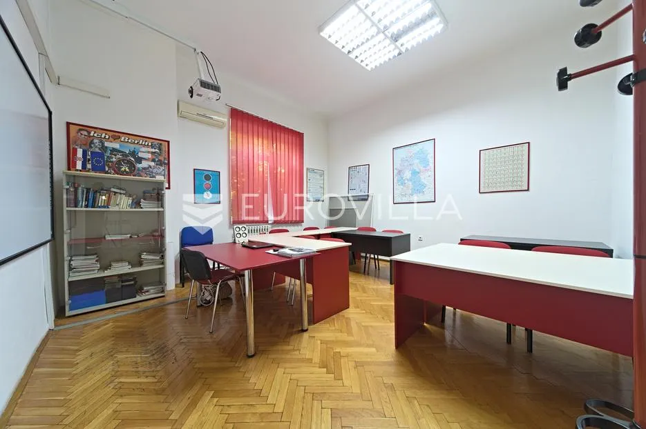 osijek, centar, dva opremljena ureda, trenutno učionice za zakup 30 m² i 25 m² - slika 3