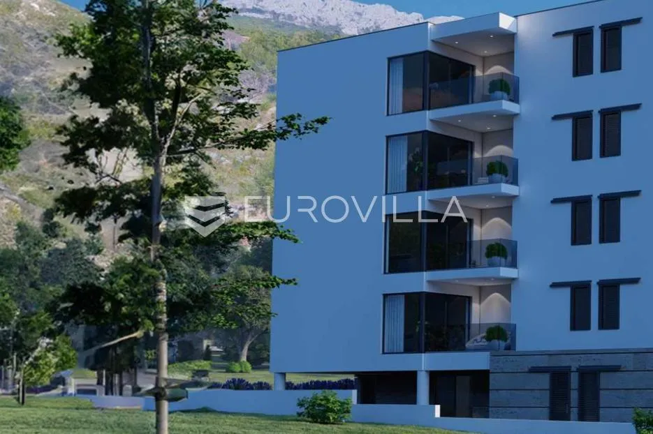 omiš, dvosoban stan na trećem katu u drugom redu do mora - slika 12