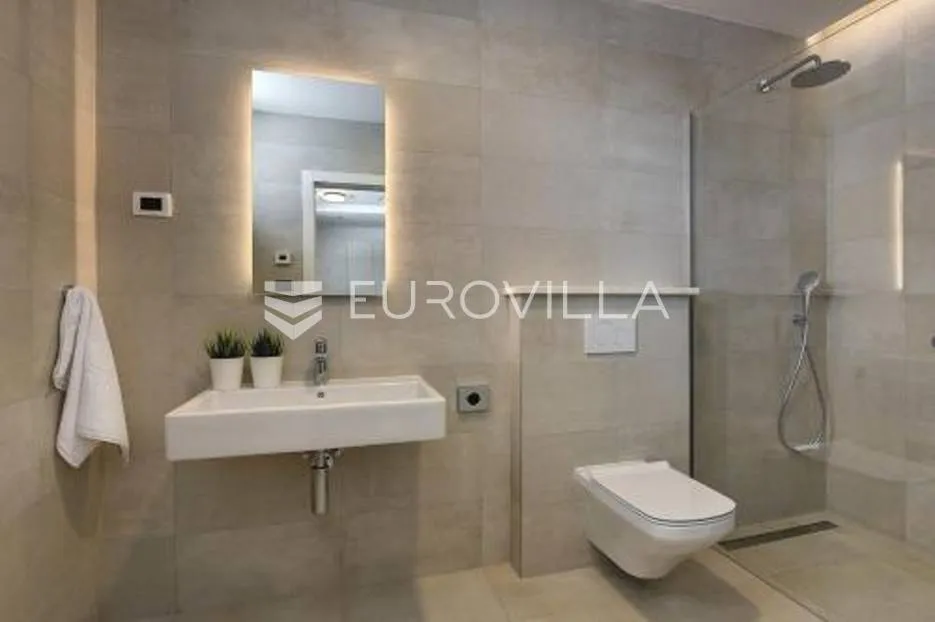 istra, vodnjan vila s pogledom na brijune 499 m2 - velika okućnica - slika 29